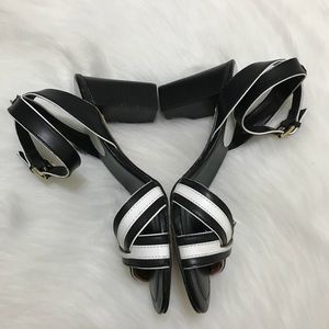 Tommy Hilfiger Black White Heeled Sandals Women’s 7.5 Ankle Strap Chic
